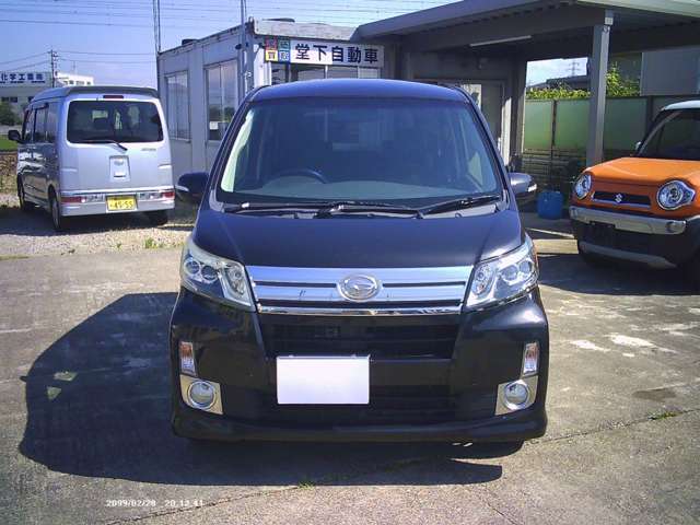 当社は値段は格安車でも整備は勿論の事、外装の傷の修理や内装仕上げなどやれる限りユーザー目線で車を仕上げています。勿論リーズナブル車ですのでやれる限度はありますがぜひ実車をご覧ください