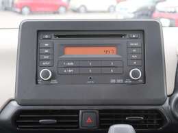 純背2DINサイズCDチューナー　ラジオ、CD、AUX分接続可能