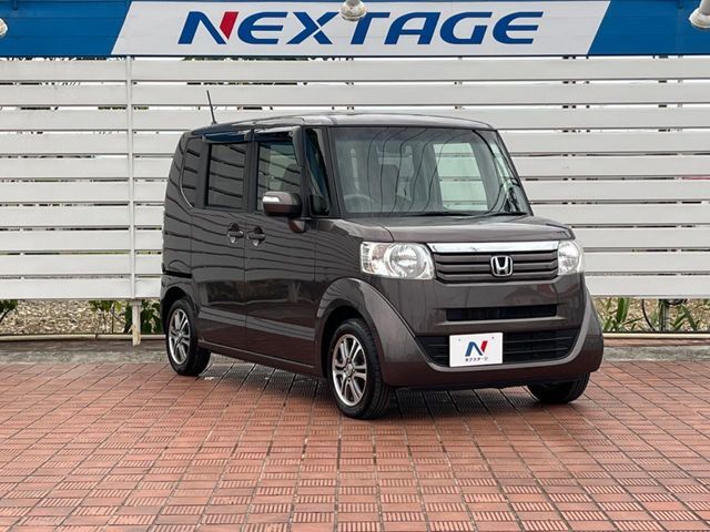 大好評のボディコーティング「弾スプラッシュコート」もご納車までに施工可能。通常のガラスコートと異なる、耐久年数6年の無機質ガラスコーティングが、ボディをキレイな状態に保ってくれます。