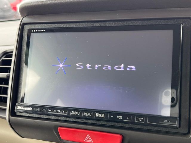 【ナビゲーション】使いやすいナビで目的地までしっかり案内してくれます。各種オーディオ再生機能も充実しており、お車の運転がさらに楽しくなります！！