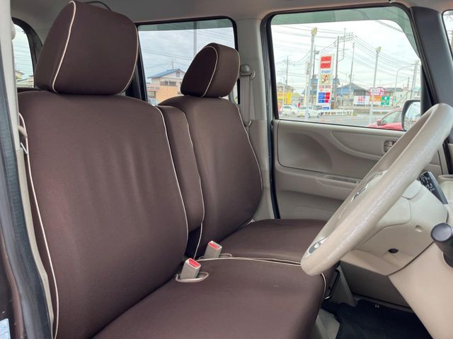 運転席シート廻りは使用感も少なく、良好な状態となっています。丁寧に使われていたことがよくわかりますね。