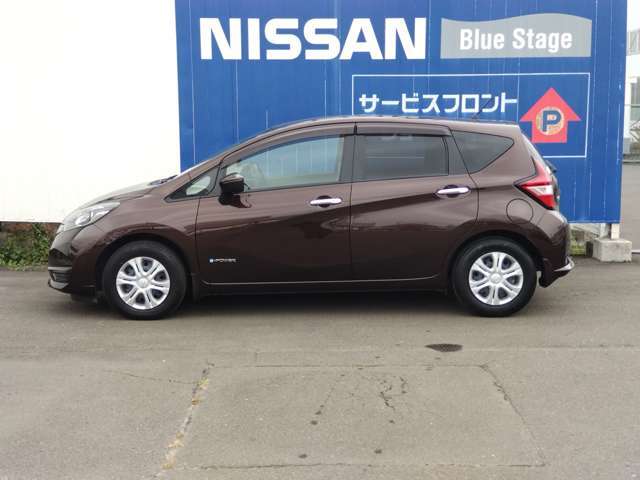 【1】新車製造時のみ選択出来るメーカーOPとして以下の装備が付加されております。●日産オリジナルナビ取付パッケージ（ステアリングスイッチ、リヤ2スピーカー、GPS＆TVアンテナ）※次画像に続く