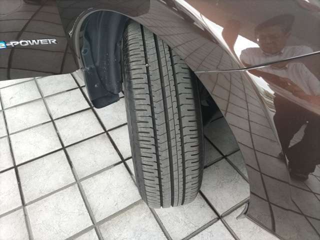 ●標準14インチホイール（フルカバー）＆ブリヂストン　エコピアNH200　2021年製　185/70R14　88S　溝残約5mm（車検適合1.6mm以上）