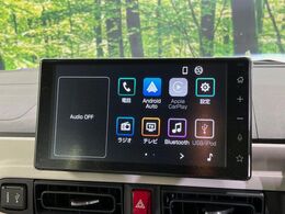 【メーカー9型ディスプレイオーディオ】お手持ちのスマートフォンとの連携で、ナビや音楽再生など各種アプリを使用可能。スマホに近い感覚でお使いいただけます♪