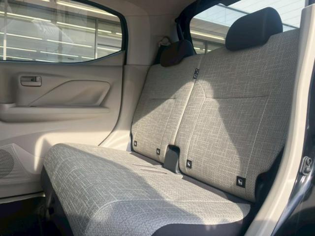 WECARSでは各商談席に大型モニターをご用意しております！見やすい大画面でゆったりと全国の在庫をご覧いただけます！是非ご来店お待ちしております！