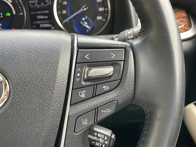 【アダプティブクルーズコントロール】アクセルを離しても一定の速度で走行し、先行車の速度を検知し、追従走行してくれるため負担軽減で快適です♪