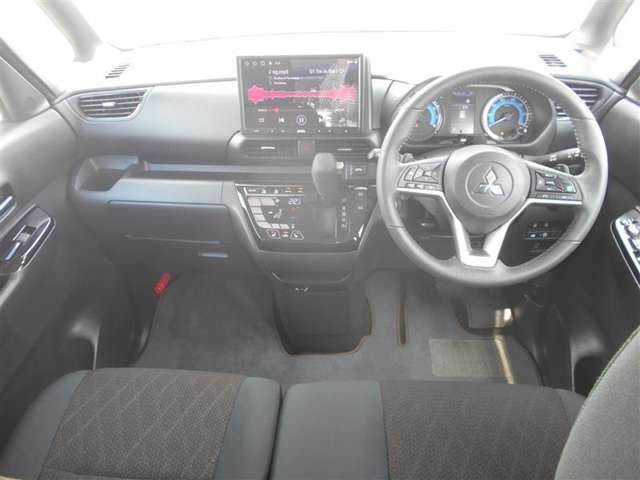 全車にエアコンクリーニング＆光ギンテック(室内消臭)施工してます(^^♪