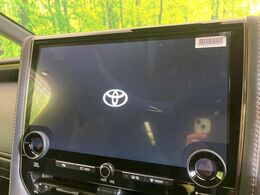 【14インチディスプレイオーディオ】画面内にオーディオ操作はもちろん、空調の調整機能なども盛り込んだ多機能なディスプレイオーディオです！スマートフォン連携はもちろん、車載ナビもお使いいただけます♪