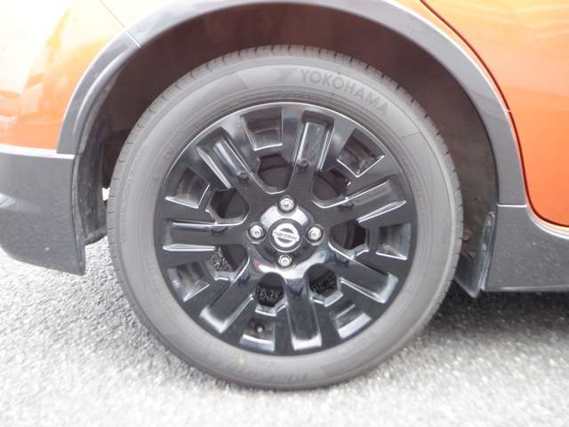 16インチアルミホイール！！格好良くてホイールがあなたの愛車をいっそう輝かせます☆