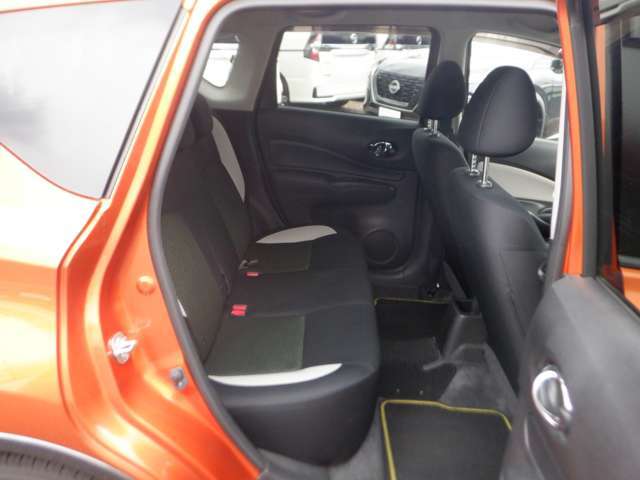 清潔で広々した座席です！是非、現車を見て体感してみてください。