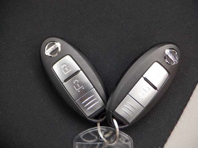 『インテリジェントキ-』機械的な鍵を使用せずに車両のドアの施錠/解錠、エンジン始動が可能なシステムです！