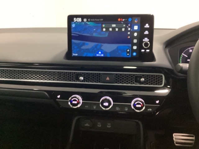 12.3インチ Honda CONNECTディスプレーに、Google アシスタントなどを搭載。よりパーソナライズされたドライブ体験を提供します。ご使用にはインターネットへの通信接続が必要になります。