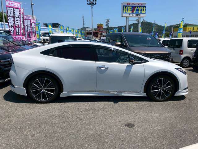 当社で整備の車両には、4ヶ月の消耗品も含む無料保証とにてオプション最長5年走行無制限の延長保証をオプションにてご用意☆遠方のお客様はお近くのディーラーにて保証修理をお受けできます♪*現状販売は除く