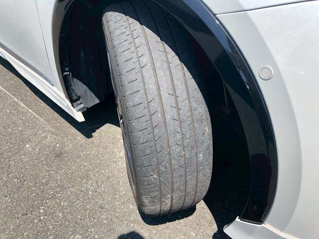 展示されるお車は、仕入担当者、商品管理センター、販売担当者等の入念なチェックを受け、基準をクリアした物件のみです。