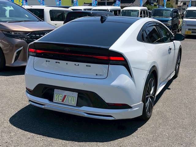 自社陸運局指定工場完備！国家資格車検検査員資格を持った整備士による整備。ステレオ、エアコン等走行に関係のない所も不具合箇所があれば修理してお渡しいたします。