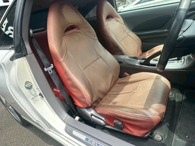 【シートカバー】装備。新品シートカバーの装着も可能です。