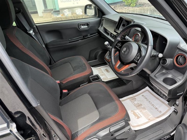 中古車にもボディーコーティング施工できます。一度ボディを磨いてから施工しますので、光沢のある綺麗な状態でお乗りいただけます。お気軽にご相談下さい。