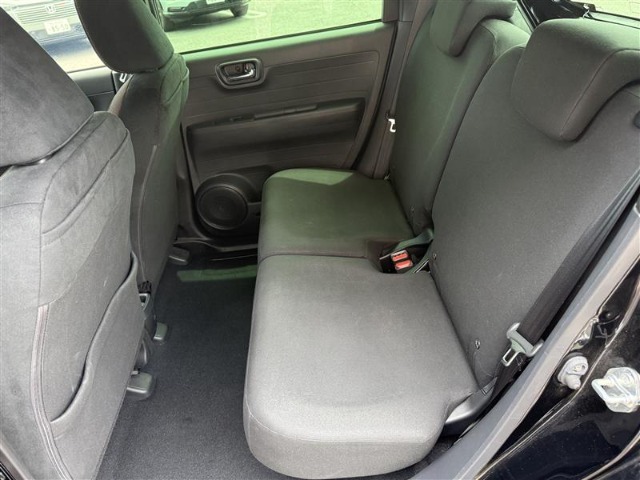 ご納車時には納車点検実施いたします。指定交換部品（エンジンオイル、オイルエレメント、ワイパーゴム等）新品交換致します。その他必要交換部品は点検時交換致します。