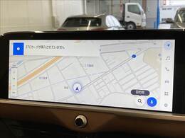 【純正ナビ】一体感のあるナビは、高級感ある車内を演出してくれます。Bluetooth再生などオーディオ機能も充実しておりますので、運転もより楽しめます♪