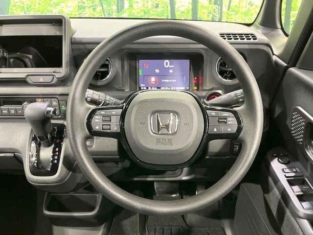 【ステアリングスイッチ】運転中、前方から目線をそらすことなく、オーディオ等の操作が可能な便利機能！安心＆快適なドライブを演出してくれます♪