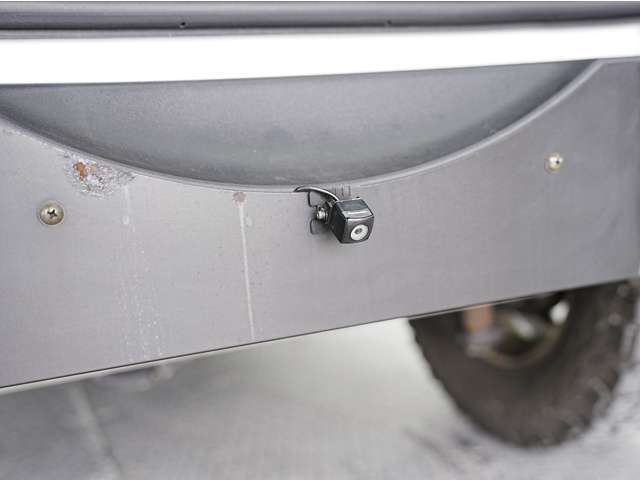 後退時・駐車時に便利なバックカメラも装備されていますので駐車が苦手な方でも安心して駐車していただけます！