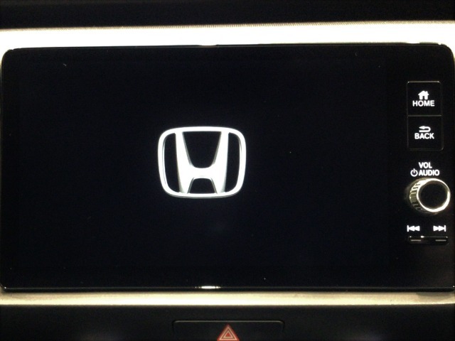 Honda　CONEECT対応で、更に便利が広がったナビディスプレーです♪もちろんFM/AMラジオもお聞きいただけますよ♪
