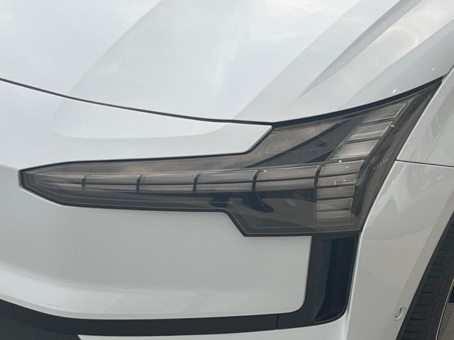 【LEDヘッドライト】悪天候や夜間走行時も良好な視界を確保し、安心して運転できる高輝度LEDヘッドライト！北欧神話に登場する「トールハンマー」をモチーフにした、一目でボルボとわかるデザインです。
