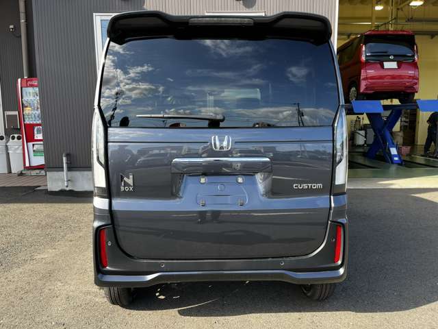 万が一の事故等が起きたときには、自社所有の積載車でお客様の大切なお車を 現地まで積載にお伺いいたします。また、代車を無料でご準備いたします！