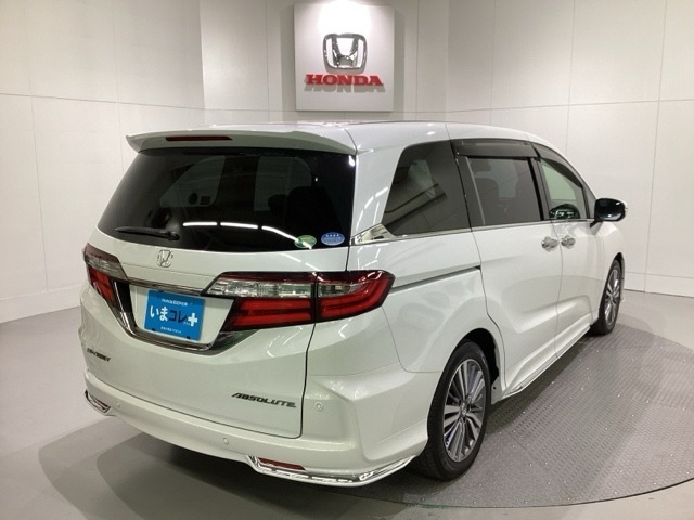 Honda認定中古車 U-Selectは3つの安心をお約束します。　1　Hondaのプロが整備した安心。 2　第三者機関がチェックした安心。　3　購入後もHondaが保証する安心。