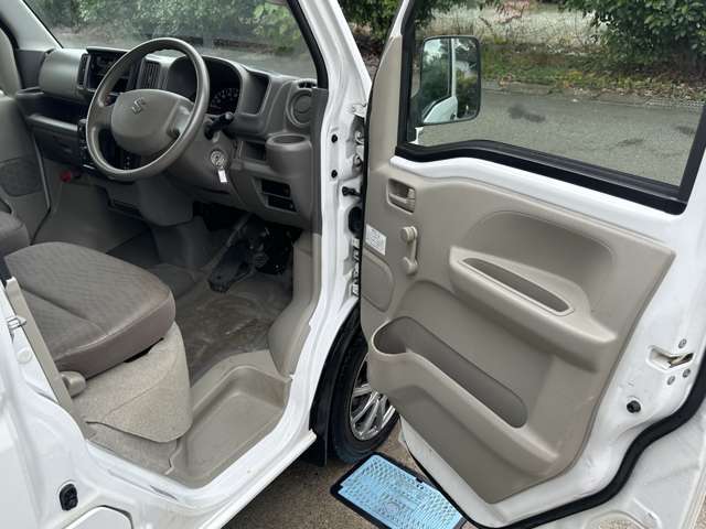 車両に傷がある際は、納車前に気持ちいいぐらいに綺麗にします。