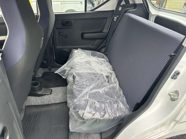 ★5年間新車保障★初度登録から5年間の新車保証が含まれています。長期間、安心してお乗り頂けます！保障費用は支払総額に含まれています！遠方のお客様は保証継承後、お近くのディーラーにて保証が受けられます！