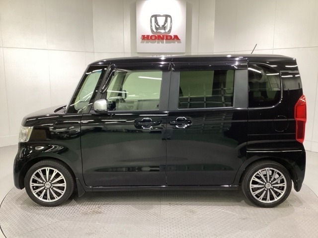 購入後も自社指定整備工場完備でお客様の愛車をしっかりサポート致します！御納車時には安全かつ安心してお乗り頂けるようホンダ専門知識を持つ整備スタッフが点検・整備・装備も説明をしてお渡ししております。