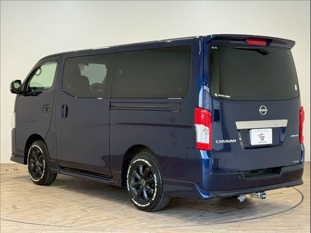 安心したお車をお選び頂けるように、当社では、鑑定車両を展示しております。第三者機関により、お車の品質を提示しております。