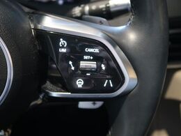 アダプティブクルーズコントロールは、前方の車両の速度に合わせて安全な車間を保ち、先進のクルージングをサポート。安心ができ、より快適なドライブをサポートいたします。