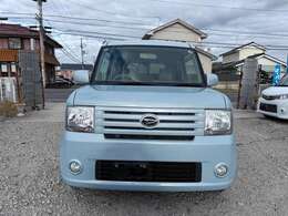 自社認証工場では、プロの整備士が常駐し1台1台しっかりとメンテナンスをした中古車を販売しております。