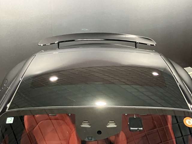 ★パノラミックスライディングルーフで明るい車内をお楽しみいただけます。UVカットで日差しの強い日も安心です。