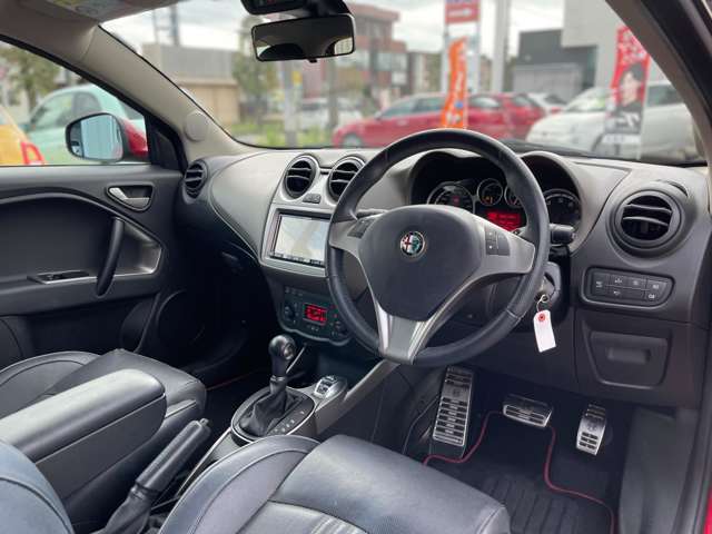 ◇イタリア車らしいお洒落なインテリアです！