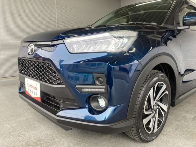 LEDヘッドランプです。十分な明るさを保ちつつも消費電力が少なく、バルブ寿命も長いのが特徴です。瞬時にMAXの光量を発揮するのもLEDならではです。☆デイランプ、LEDフォグランプも装備♪☆