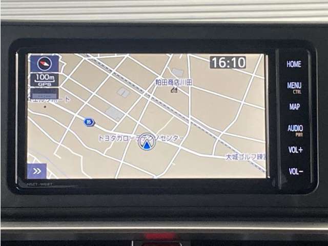 ナビ付きです。目的地を設定すれば、初めての場所でも簡単に行くことが出来ます。