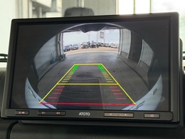 バックモニターも装備しております。駐車が苦手な方でもご安心下さい！
