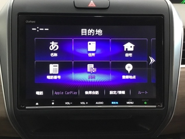 ワイド画面のナビゲーションはフルセグTV、インターナビ対応のGathers純正メモリーナビを搭載しています。Bluetoothオーディオ機能がありますので、スマートフォンなどの音楽も再生できます。