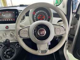 シンプルなインパネ周りで操作もしやすいです。