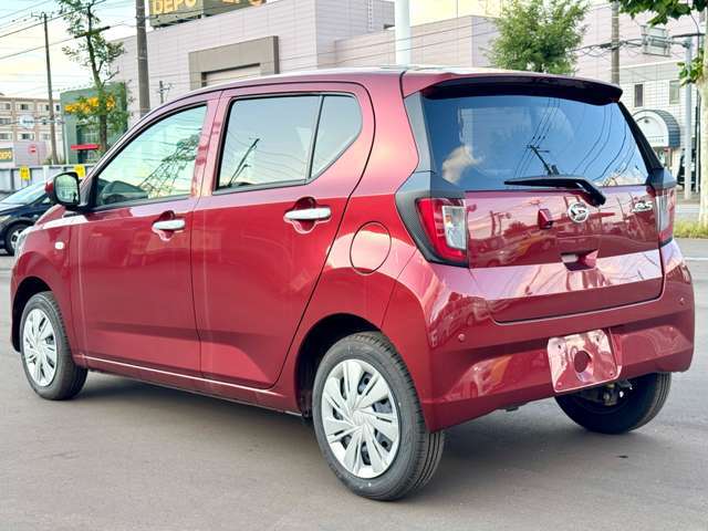 国交省の代わりに車検認定ができる「陸運局指定工場」の資格をもっており、熟練の整備士や国家資格を持った整備士が揃ってます！