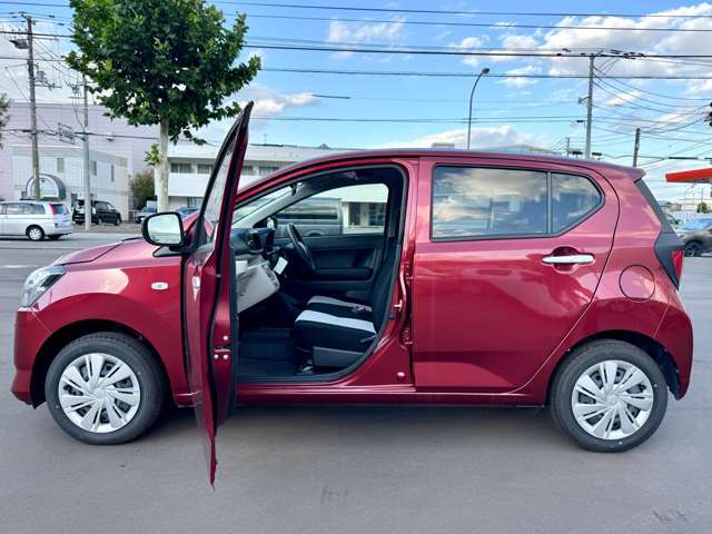 カーナビ・ETC・エンジンスターター・ドライブレコーダーなど、ご希望にお応えできるよう、オプション多数取り揃えております。おクルマのことなら何でもお任せください！