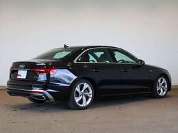 Audi A4 45 TFSI quattro S line/マトリクスLEDヘッドライト/ダイナミックターンインディケーター/アルミホイール 5Yスポークデザイン 8Jx18