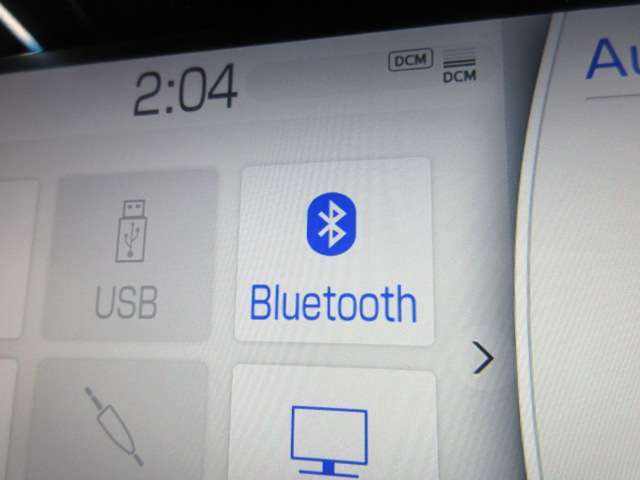 Bluetoothオーディオ対応可。お持ちのスマホやiPodなどとBluetooth接続して外部機器内の音楽などを車内で楽しめます。