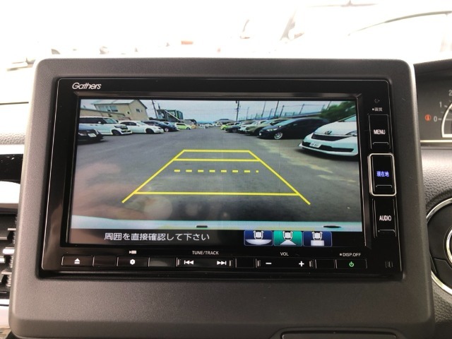 【バックカメラ】駐車時に安心のバックカメラが装備されています！