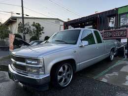 カフェバー併設してますので気軽にお越しください！カーセンサー見たと言って頂ければドリンク一杯半額にさせて頂きます！