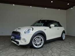 全国納車可能で御座います。納車方法及び費用に付きましては、気軽にコーディネーターまでご相談下さいませ。遠方のご納車際も我々がしっかりサポートさせて頂きます。お気軽にスタッフまでご相談下さいませ。