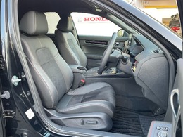 体を包み込む形のシートなので、長時間運転しても疲れません。